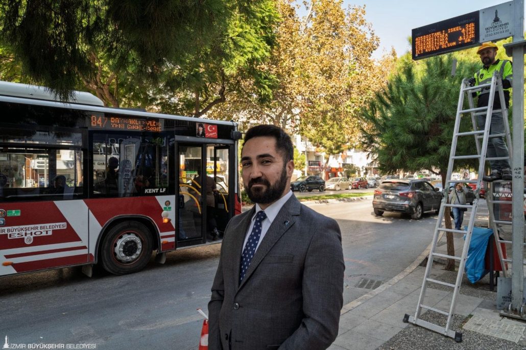 Gazete Duvar - Akıllı duraklar, İzmir Büyükşehir’in kendi yazılımıyla devrede